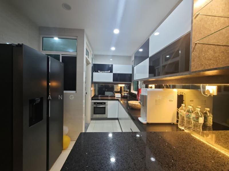 Kediaman Servis untuk Dijual di Setia Tri-angle - Ang Lee Theng - Kitchen - PropertyGuru.com.my