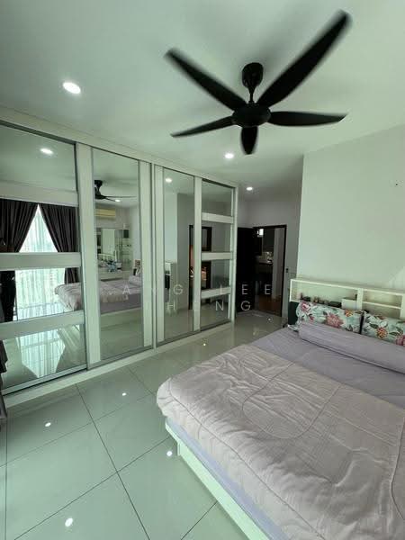 Kediaman Servis untuk Dijual di Setia Tri-angle - Ang Lee Theng - Bedroom - PropertyGuru.com.my