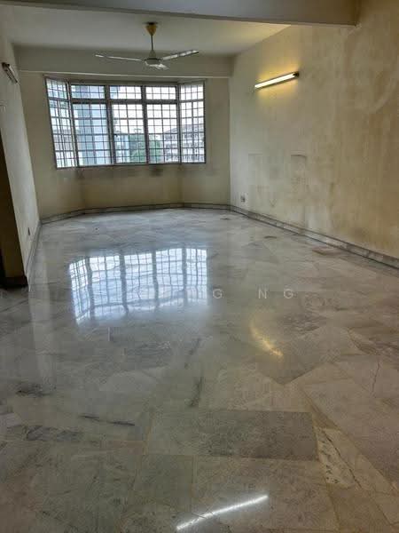 Pangsapuri untuk Dijual di Subang Perdana Goodyear Court 6 - Zeyang Ng - Living Room - PropertyGuru.com.my