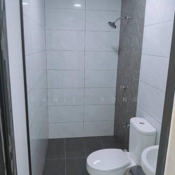 1-storey Terraced House for Sale in Taman Desa Rahmat (Tampoi) - Daniel Yong - Bathroom - PropertyGuru.com.my