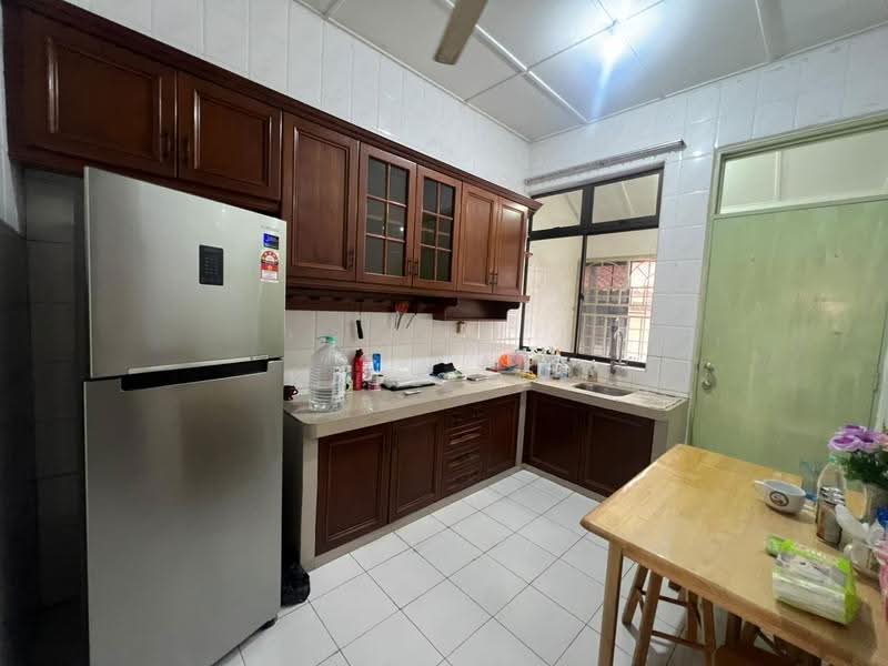 1-storey Terraced House for Sale in Taman Perling (Perling) - Kate Tee - Kitchen - PropertyGuru.com.my