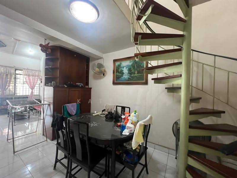 1-storey Terraced House for Sale in Taman Perling (Perling) - Kate Tee - Dining Room - PropertyGuru.com.my