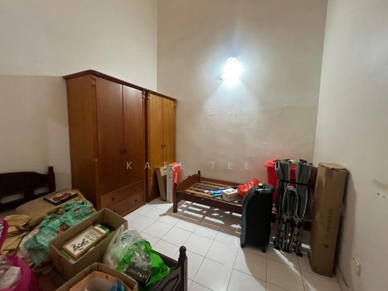 1-storey Terraced House for Sale in Taman Perling (Perling) - Kate Tee - Bedroom - PropertyGuru.com.my