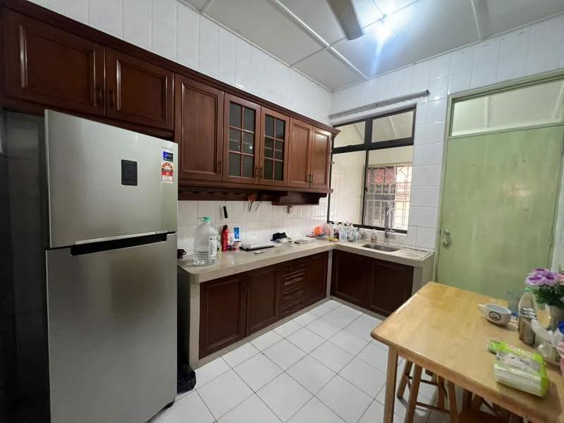 1-storey Terraced House for Sale in Taman Perling (Perling) - Kate Tee - Kitchen - PropertyGuru.com.my