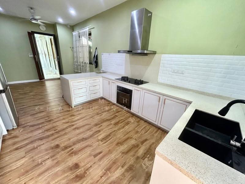 Bungalow House for Sale in Taman Melawati (Ulu Kelang) - Muhd Khairulnawawi Kamaruddin - Kitchen - PropertyGuru.com.my