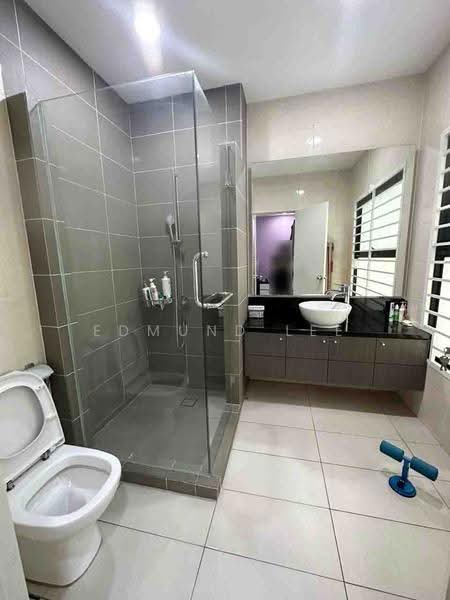 3-storey Terraced House for Sale in Lake Fields (Sungai Besi) - Edmund Lee - Bathroom - PropertyGuru.com.my