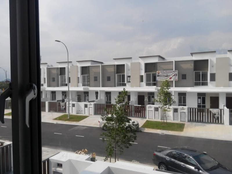 Rumah Teres 2-Tingkat untuk Dijual di Semenyih (Selangor) - Kelvin Tan - Exterior - PropertyGuru.com.my