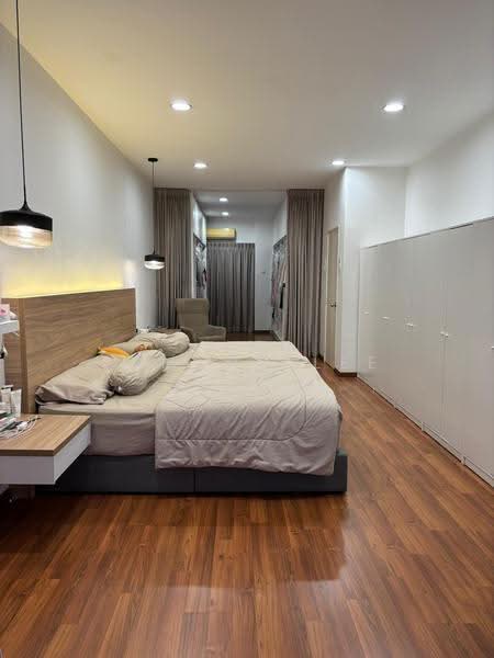 3-storey Terraced House for Sale in Lake Fields (Sungai Besi) - Edmund Lee - Bedroom - PropertyGuru.com.my