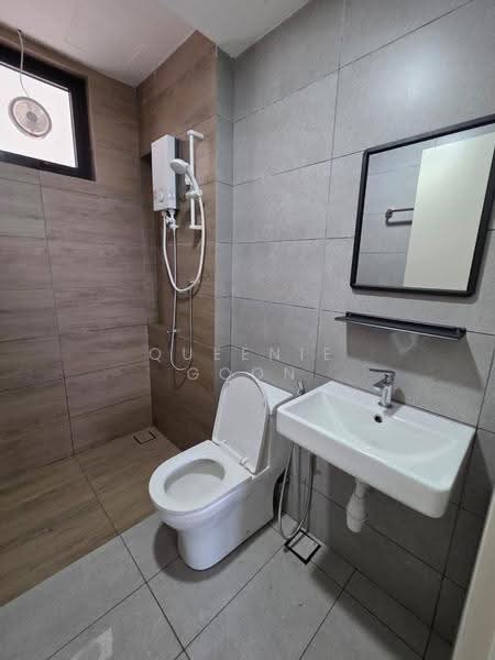 Service Residence for Rent at Vivo Executive Apartment - Queenie Goon - Bathroom - PropertyGuru.com.my