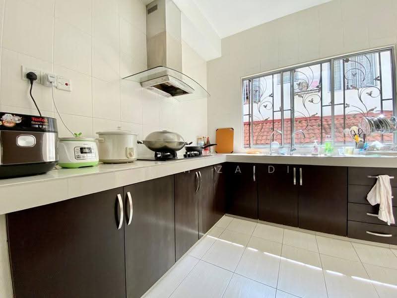 2-storey Terraced House for Sale in Denai Alam (Shah Alam) - Afiqah zaidi - Kitchen - PropertyGuru.com.my