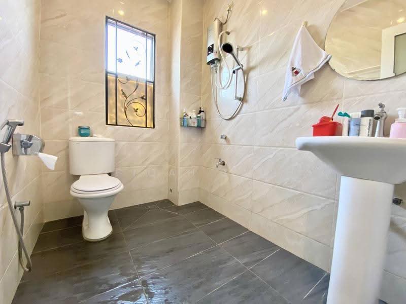 2-storey Terraced House for Sale in Denai Alam (Shah Alam) - Afiqah zaidi - Bathroom - PropertyGuru.com.my