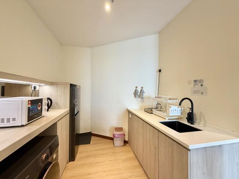 Kediaman Servis untuk Dijual di The Shore - Jacklyn Wong - Kitchen - PropertyGuru.com.my