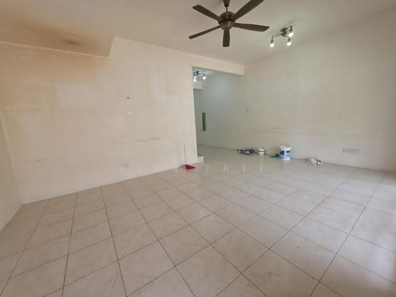 2.5-storey Terraced House for Sale in Bandar Mahkota Cheras (Cheras) - Kent Fatt - Living Room - PropertyGuru.com.my