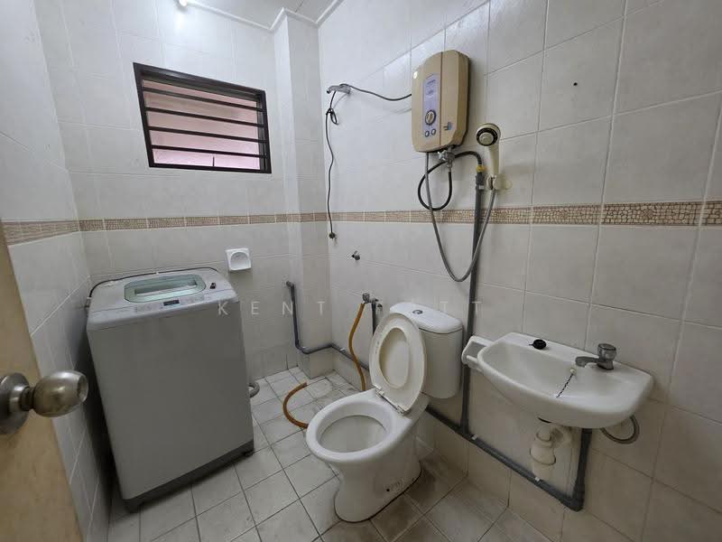 2.5-storey Terraced House for Sale in Bandar Mahkota Cheras (Cheras) - Kent Fatt - Bathroom - PropertyGuru.com.my