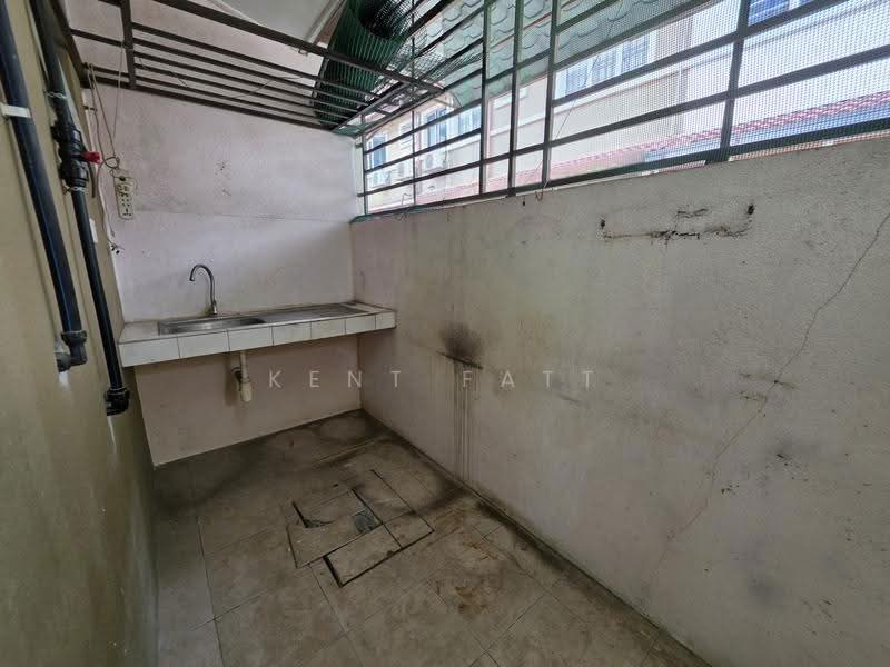 2.5-storey Terraced House for Sale in Bandar Mahkota Cheras (Cheras) - Kent Fatt - Balcony - PropertyGuru.com.my