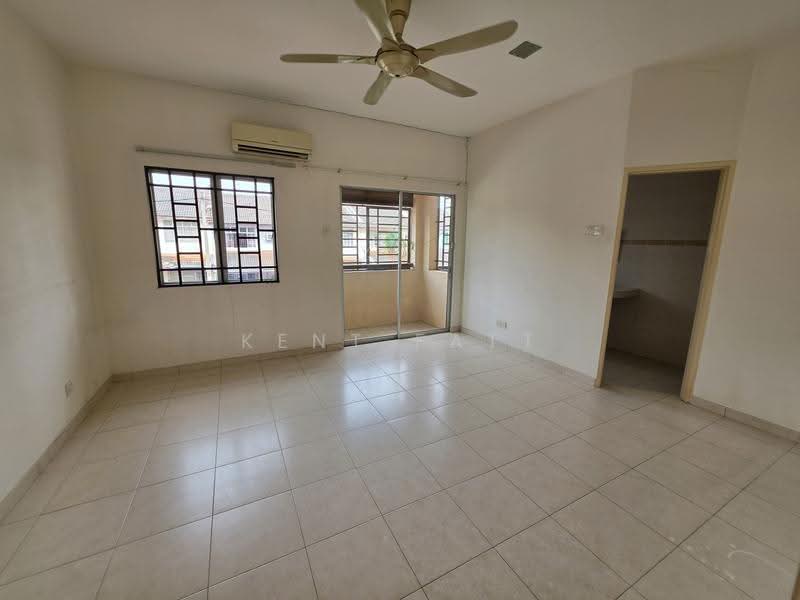 2.5-storey Terraced House for Sale in Bandar Mahkota Cheras (Cheras) - Kent Fatt - Living Room - PropertyGuru.com.my