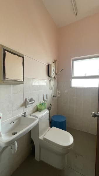 Pangsapuri untuk Dijual di Vista Indah Putra - Amenny Chua - Bathroom - PropertyGuru.com.my