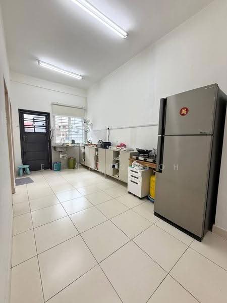 2-storey Terraced House for Sale in Senai (Johor) - Ee Fong Toh - Kitchen - PropertyGuru.com.my