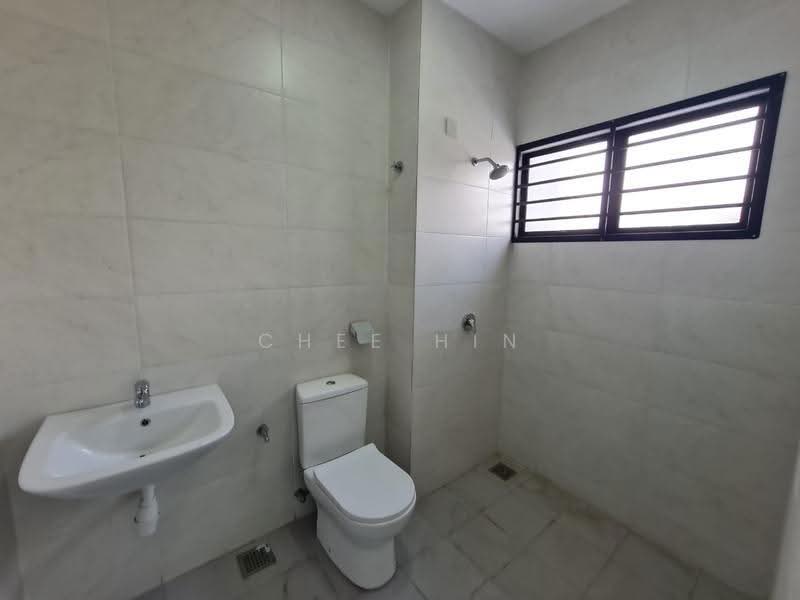 2-storey Terraced House for Rent in Bandar Puncak Alam (Puncak Alam) - Chee Hin - Bathroom - PropertyGuru.com.my