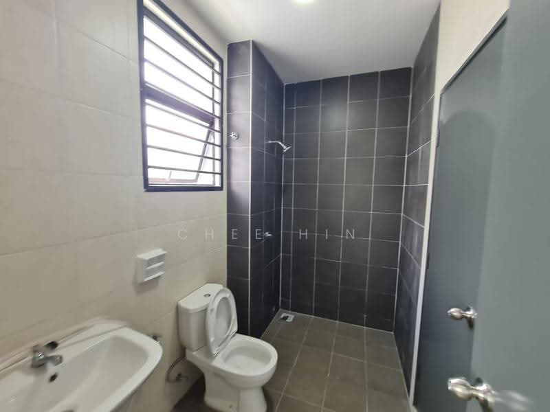 2-storey Terraced House for Rent in Bandar Puncak Alam (Puncak Alam) - Chee Hin - Bathroom - PropertyGuru.com.my