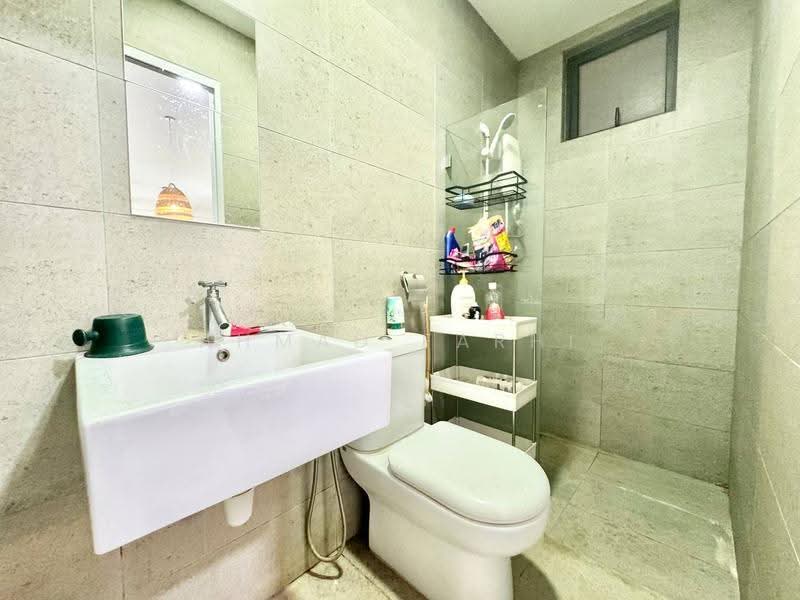 Service Residence for Sale at Kenwingston Square Garden - Ahmad Farhi - Bathroom - PropertyGuru.com.my