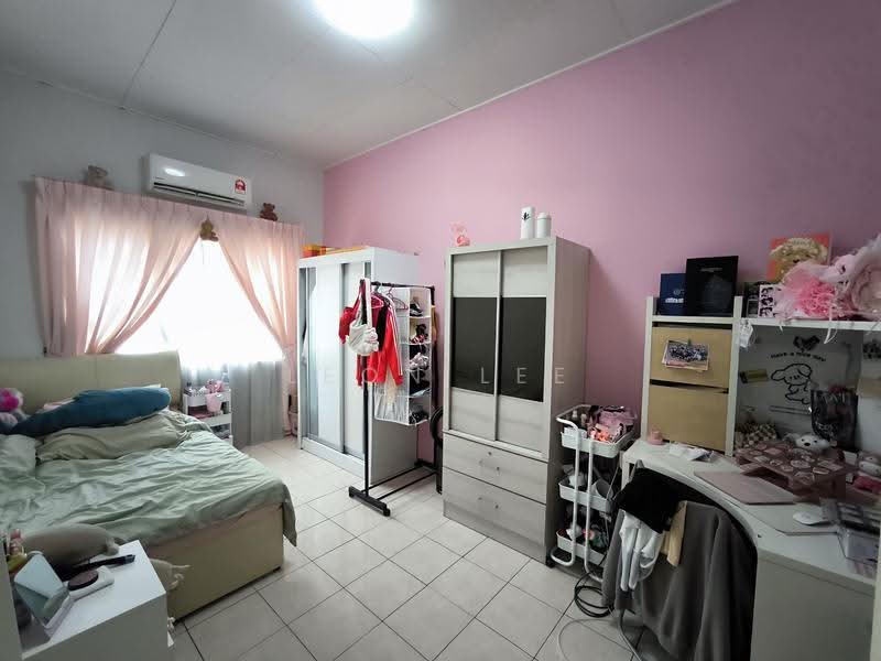 2-storey Terraced House for Sale in Bandar Kinrara Seksyen 5 (Bandar Kinrara) - Leon Lee - Bedroom - PropertyGuru.com.my