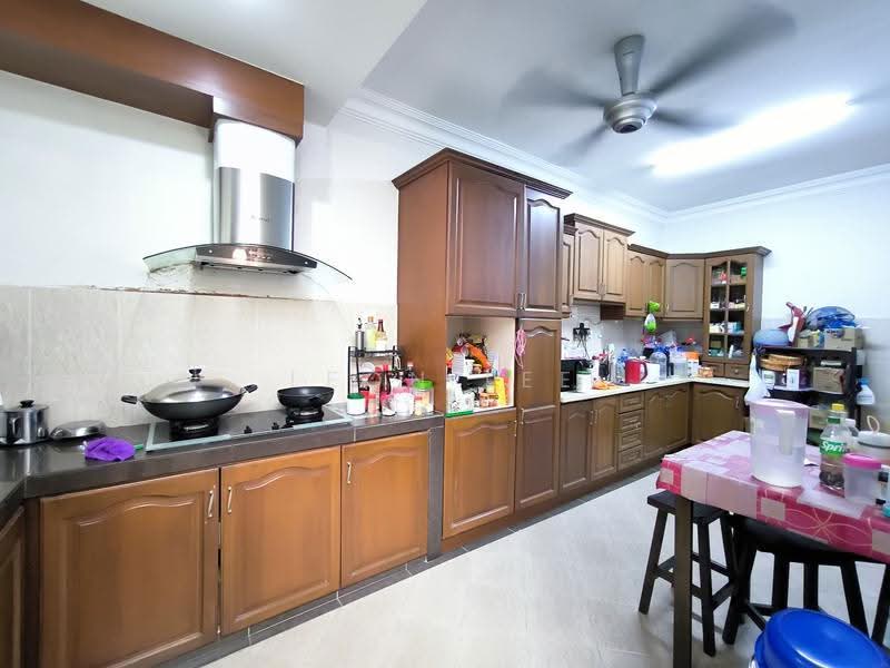 2-storey Terraced House for Sale in Bandar Kinrara Seksyen 5 (Bandar Kinrara) - Leon Lee - Kitchen - PropertyGuru.com.my