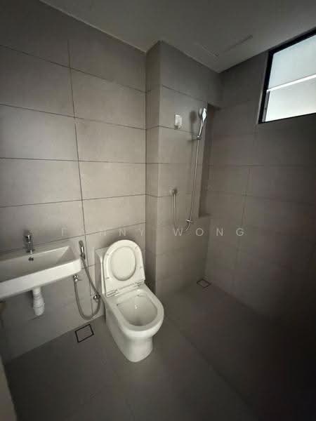 Pangsapuri untuk Dijual di Vivo Executive Apartment - Fanny Wong - Bathroom - PropertyGuru.com.my