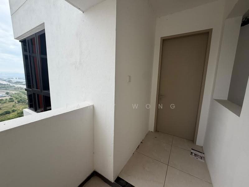 Pangsapuri untuk Dijual di Vivo Executive Apartment - Fanny Wong - Balcony - PropertyGuru.com.my
