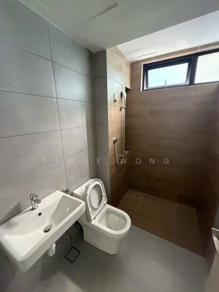 Pangsapuri untuk Dijual di Vivo Executive Apartment - Fanny Wong - Bathroom - PropertyGuru.com.my