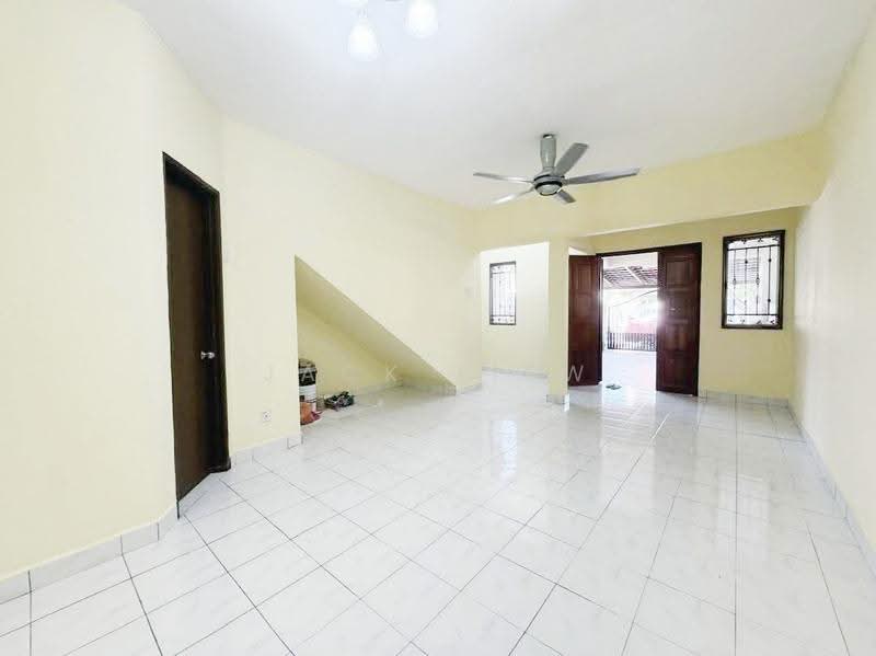 2-storey Terraced House for Sale in Selayang (Selangor) - Jack Liew - Living Room - PropertyGuru.com.my