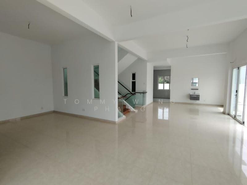 Rumah Banglo untuk Dijual di Kajang (Selangor) - Tommy Wong Phang - Living Room - PropertyGuru.com.my