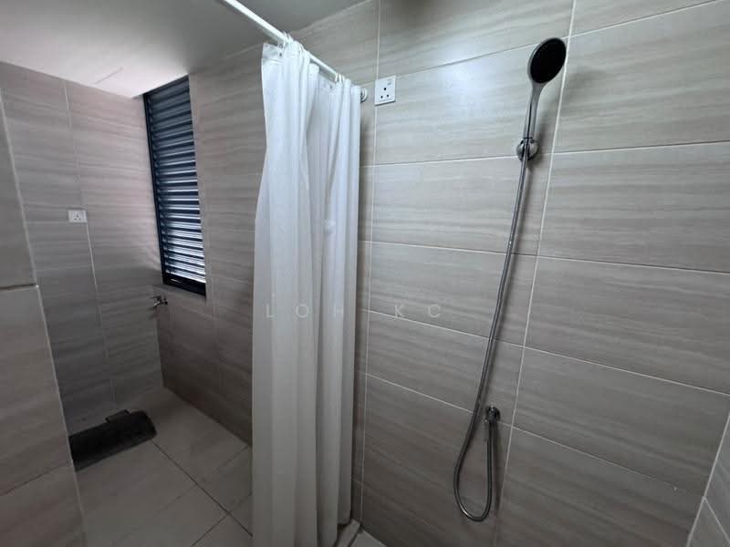 Office for Rent in Kampung Berembang (Ampang) - Loh KC - Bathroom - PropertyGuru.com.my