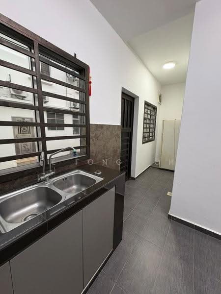2.5-storey Terraced House for Sale in Taman Setia Indah (Tebrau) - Ee Fong Toh - Kitchen - PropertyGuru.com.my