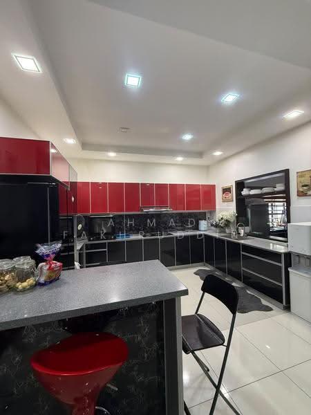 2-storey Terraced House for Sale in Taman Mutiara Rini (Skudai) - Ahmad Fakhruddin - Kitchen - PropertyGuru.com.my