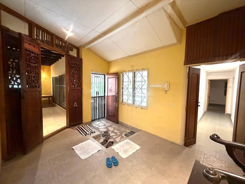 Bungalow House for Sale in SS1 (Petaling Jaya) - Sa'a Nordin - Entrance - PropertyGuru.com.my