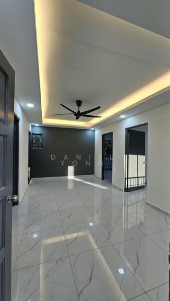 Rumah Flat untuk Dijual di Taman Cempaka - Daniel Yong - Living Room - PropertyGuru.com.my