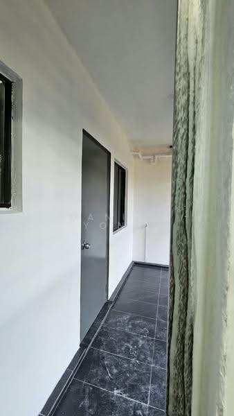 Rumah Flat untuk Dijual di Taman Cempaka - Daniel Yong - Corridor - PropertyGuru.com.my