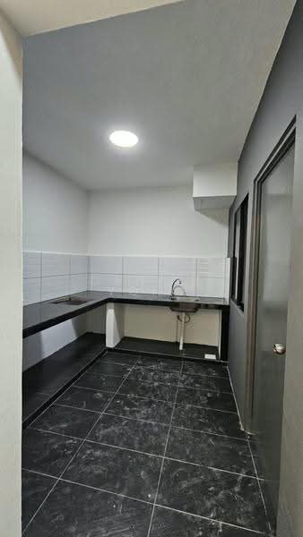 Rumah Flat untuk Dijual di Taman Cempaka - Daniel Yong - Kitchen - PropertyGuru.com.my