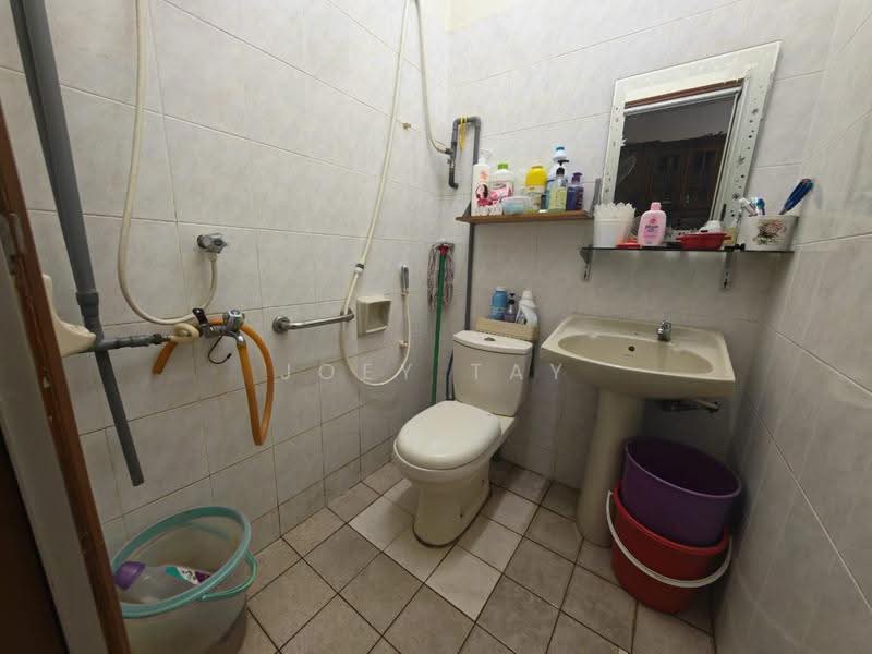 Pangsapuri untuk Dijual di Mon Bisca - Joey Tay - Bathroom - PropertyGuru.com.my