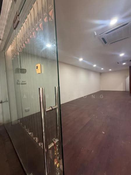 Shop for Rent in Taman Pinggiran Putra (Seri Kembangan) - Alfred Long - Interior - PropertyGuru.com.my