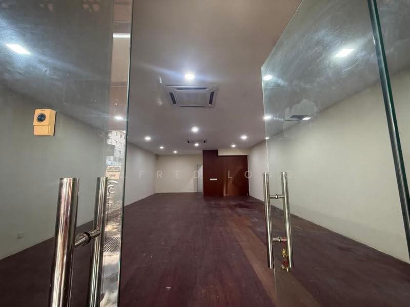 Shop for Rent in Taman Pinggiran Putra (Seri Kembangan) - Alfred Long - Interior - PropertyGuru.com.my