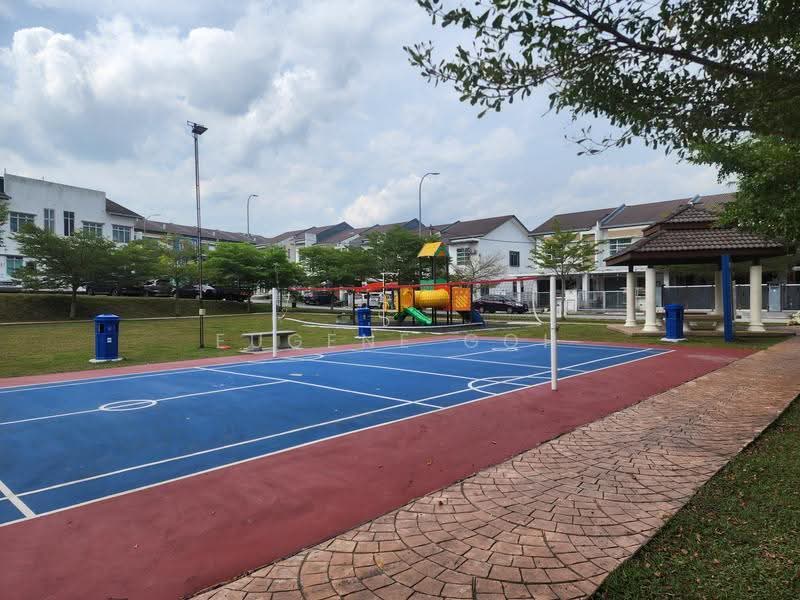 Rumah Teres untuk Disewa di Taman Semenyih Mewah (Semenyih) - Eugene Goh - Badminton Court - PropertyGuru.com.my