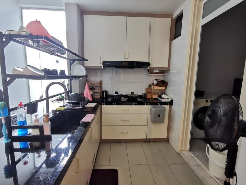 Semi-Detached House for Sale in Lake Edge (Puchong) - Debby Chai - Kitchen - PropertyGuru.com.my