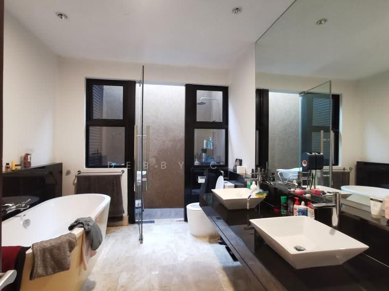 Semi-Detached House for Sale in Lake Edge (Puchong) - Debby Chai - Bathroom - PropertyGuru.com.my