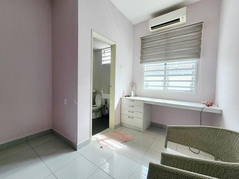 Rumah Teres untuk Dijual di Taman Semenyih Mewah (Semenyih) - Eugene Goh - Fully Extended 2nd Bedroom - PropertyGuru.com.my