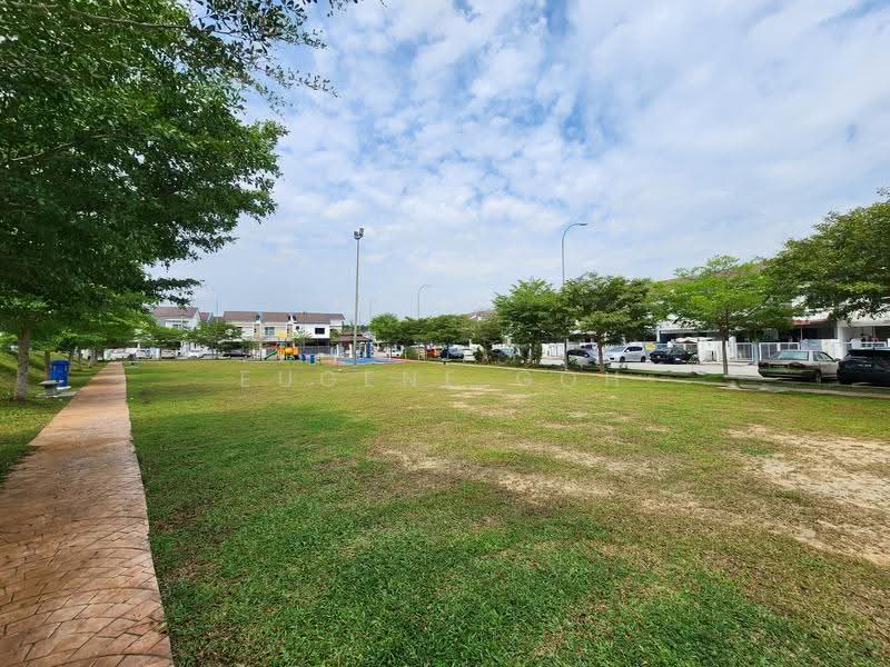 Rumah Teres untuk Dijual di Taman Semenyih Mewah (Semenyih) - Eugene Goh - Park - PropertyGuru.com.my