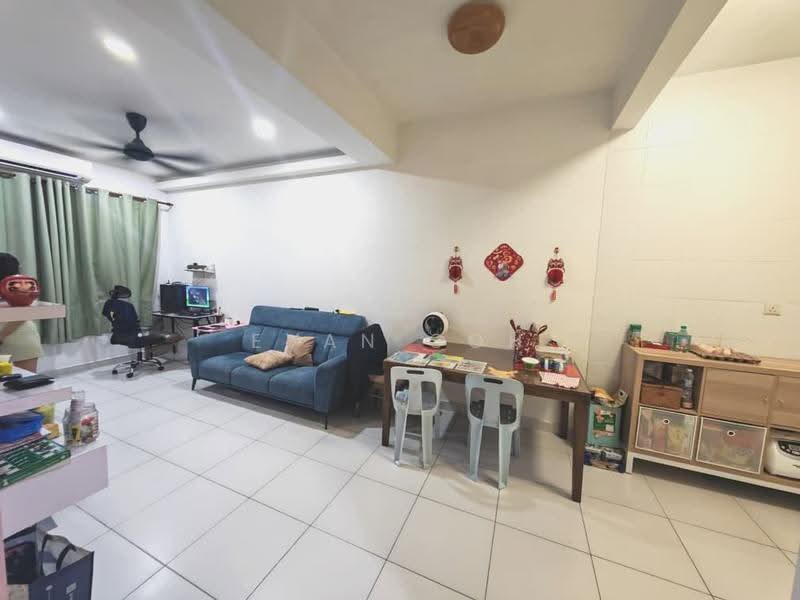 Townhouse for Sale in Kampung Pulau Meranti (Puchong) - Evan Goh - Living Room - PropertyGuru.com.my