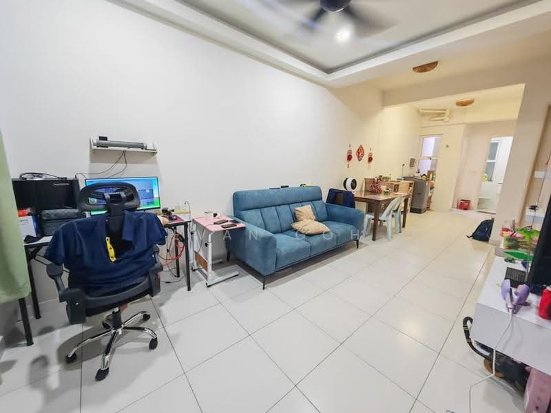 Townhouse for Sale in Kampung Pulau Meranti (Puchong) - Evan Goh - Living Room - PropertyGuru.com.my