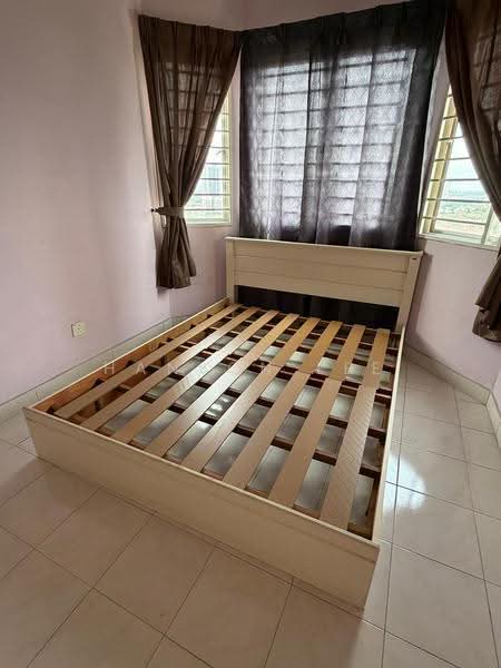 Pangsapuri untuk Dijual di Puteri Bayu Apartment - Hanson Lee - Bedroom - PropertyGuru.com.my